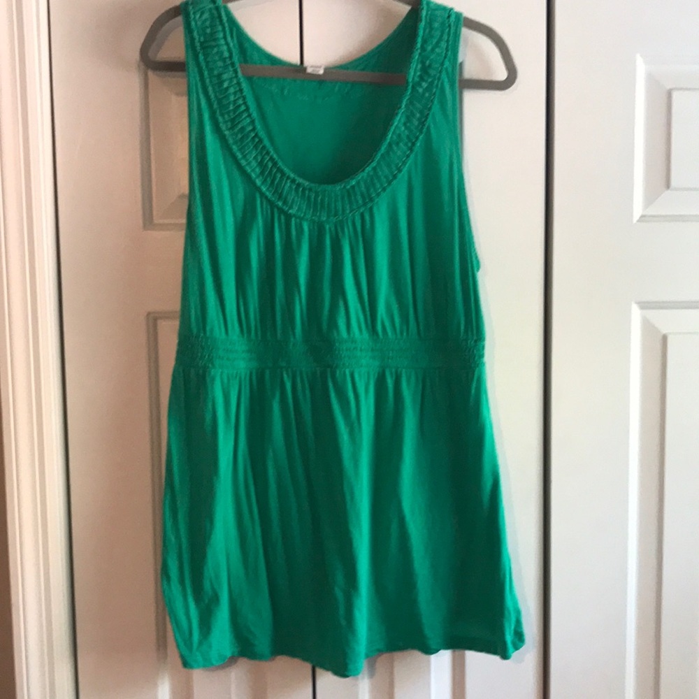 Womens green sleeveless shirt